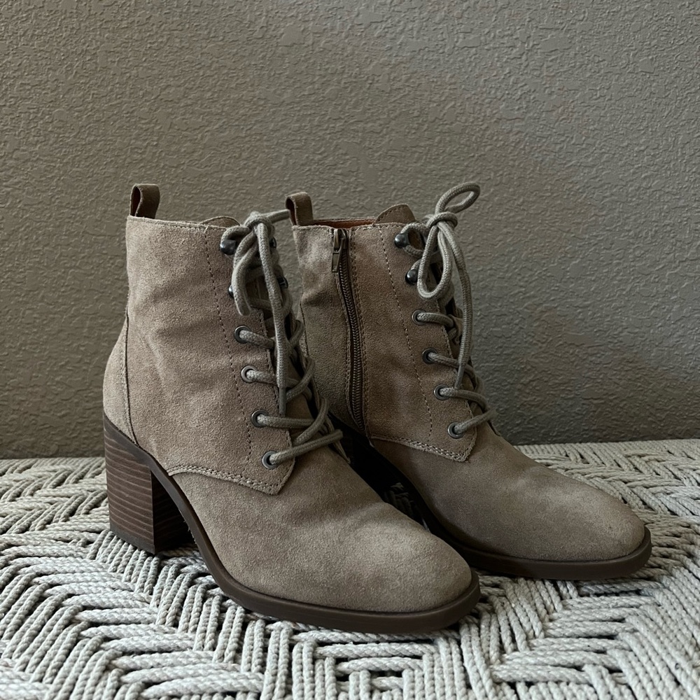 Yoo hoo! Big Winter Blowout! ❄️☃️ Lucky Brand Lace Up Boots